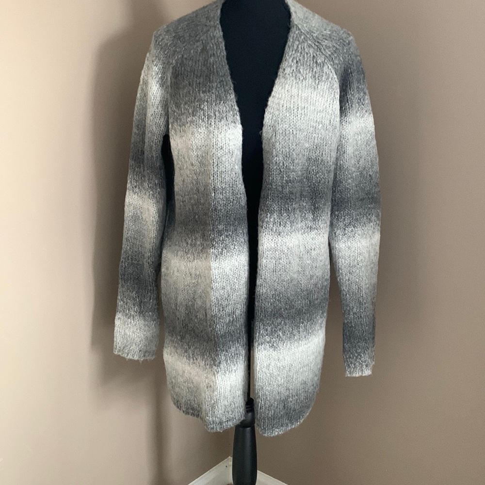GAP Women’s Large Grey & White Ombré Stripe Cardigan